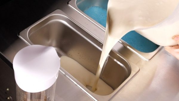 VEVOR 2200W Commercial Soft Ice Cream Machine - Image 7