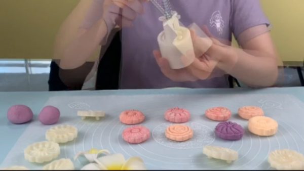Mooncake Mold Lautechco Flower Mooncake Mold Set - Image 7
