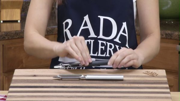 Rada Cutlery Deluxe Vegetable Peeler, Blade Stainless Steel - Image 5