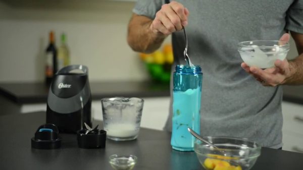 250-Watt Blender with Travel Sport Bottl - Image 7