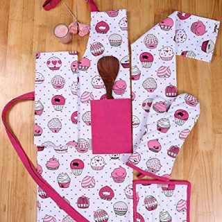 AMOUR INFINI Set of Apron,Oven Mitt,Pot Holder, Pair of Kitchen Towels in a Valentine Cup Cakes Design, Made of 100% Cotton, Eco-Friendly & Safe, Value Pack and Ideal Gift Set, Kitchen Linen Set