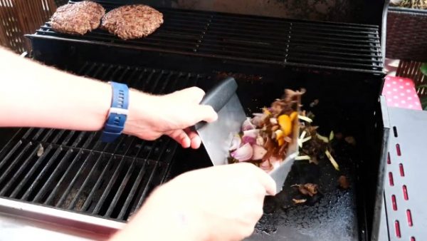 Overmont Griddle Accessories Tool Kit, 6 Piece Professional Grill Spatula - Image 7