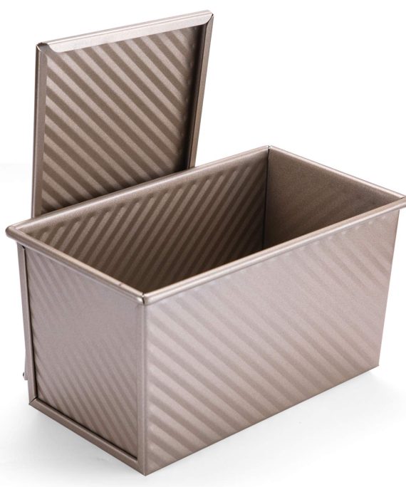 KITESSENSU Pullman Loaf Pan with Lid, 1 lb Dough Capacity Non-Stick Bakeware for Baking Bread, Carbon Steel Corrugated Bread Toast Box Mold with Cover for Baking Bread, Gold(8.27X4.80X4.53 Inch)