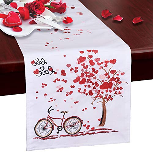 Grelucgo Lined Table Runners for Valentine's Day