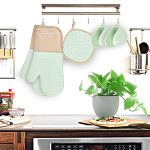 HaoYuFan Silicone Oven Mitts and Pot Holders Sets - Image 7