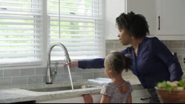 Delta Faucet Leland Touch Kitchen Faucet Brushed Nickel - Image 7