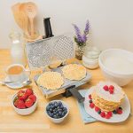 Polished Electric Baker Press Makes Two 5-Inch Cookies at Once - Image 5