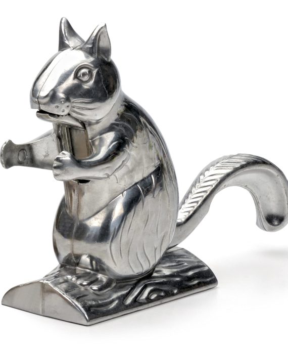 A cute squirrel-shaped nutcracker made from sturdy solid aluminum, perfect for cracking all types of nuts.