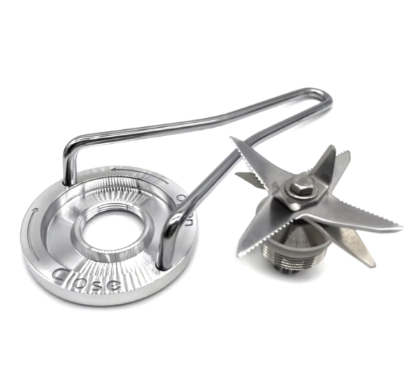 High-performance blender blade set for TWK TM 767 and 800 models, made of durable metal, perfect for crushing ice and creating smoothies.